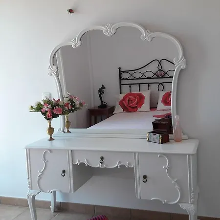 Moschona