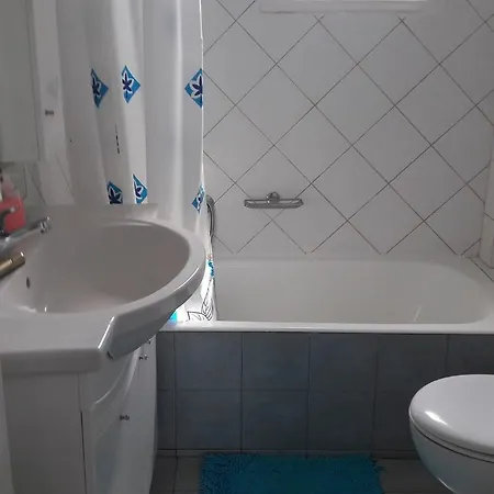 Moschona Appartement *